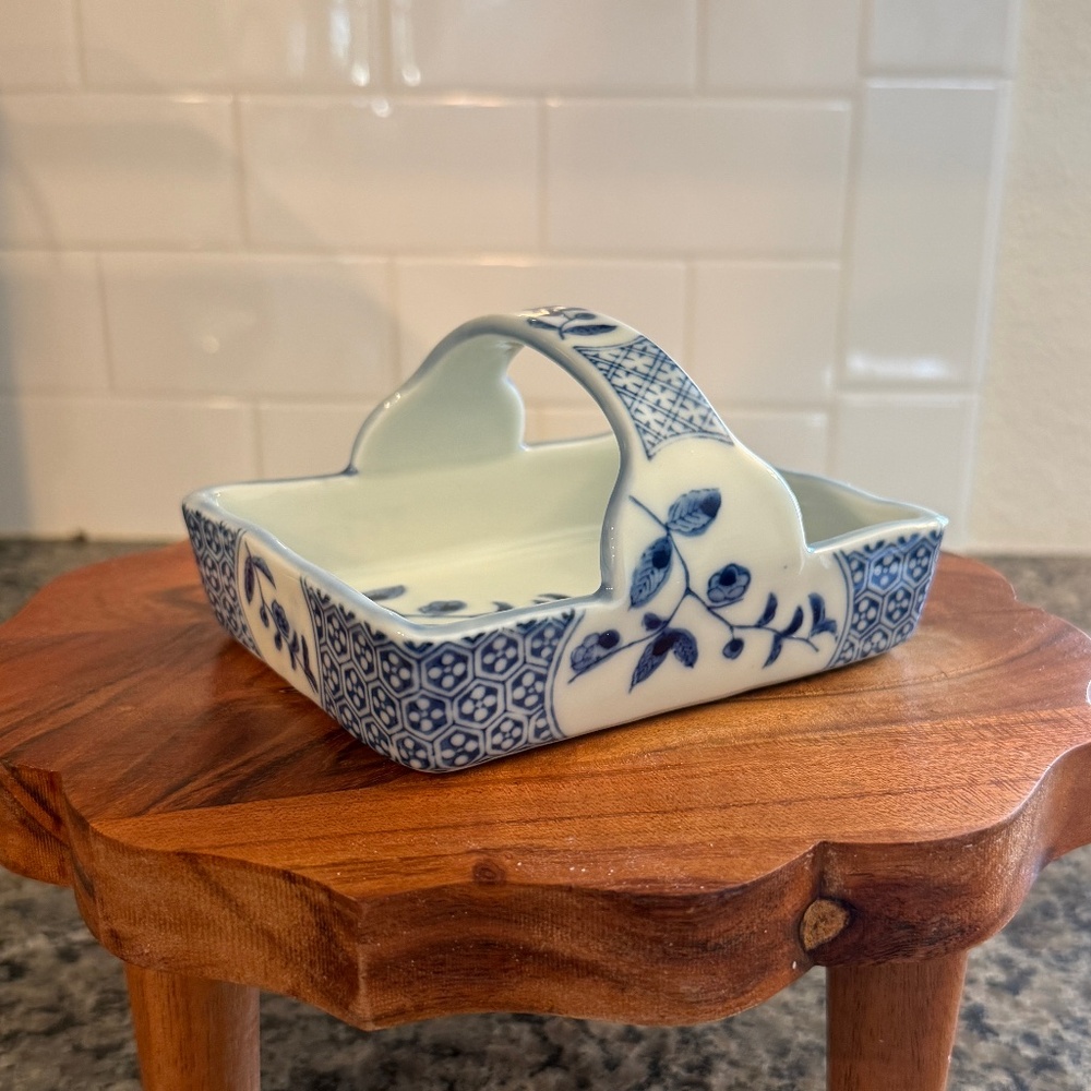 Small Blue & White Porcelain Handled Basket Dish – Vintage Japanese Pottery